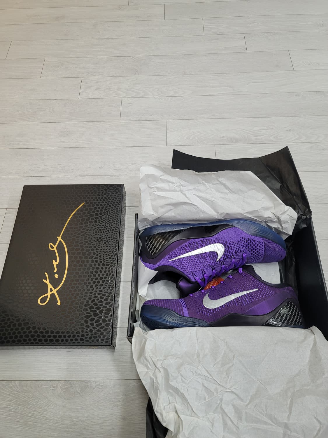 (300)나이키 코비9 엘리트 로우 프로트 하이퍼 그레이프앤케이브퍼플 상품이미지3