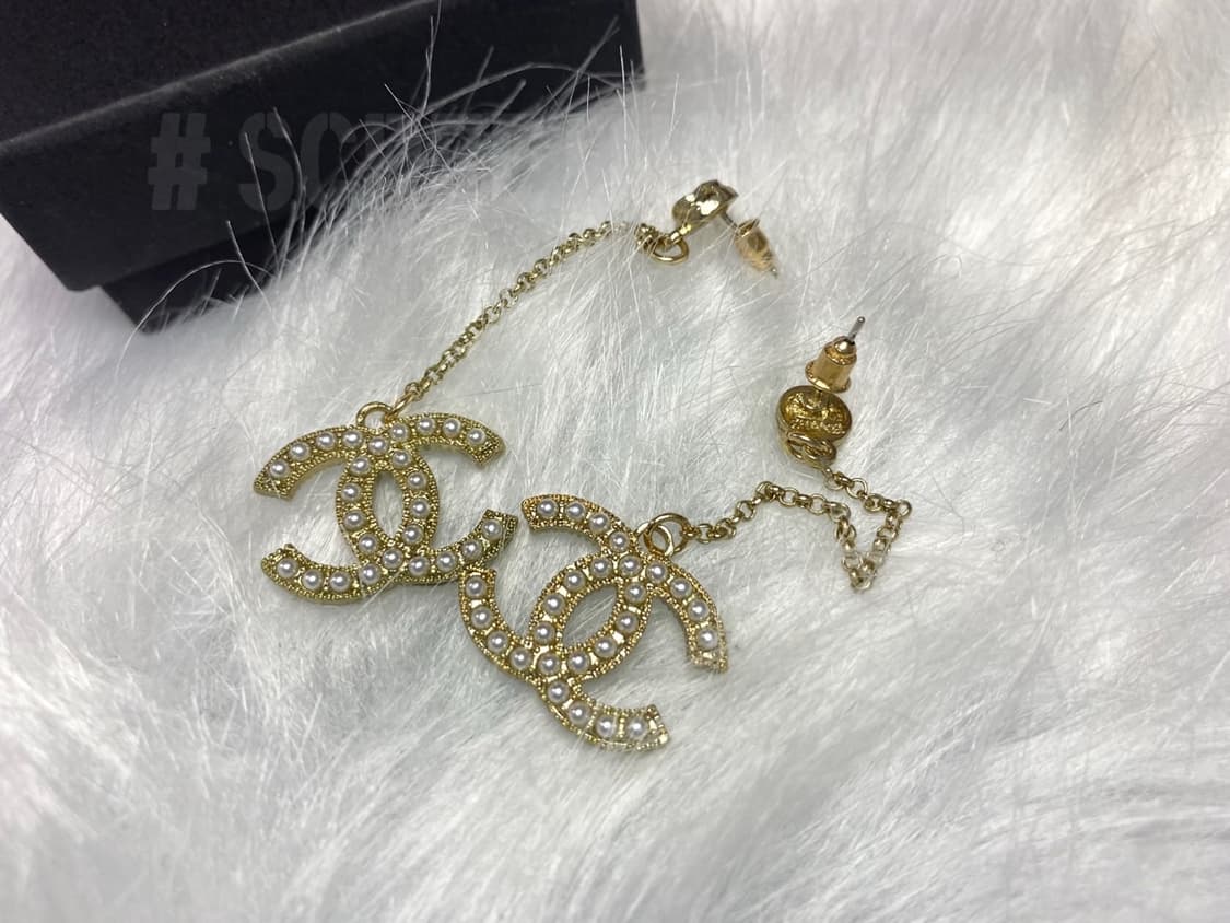 샤넬 CC 진주 드롭 이어링 상품이미지3