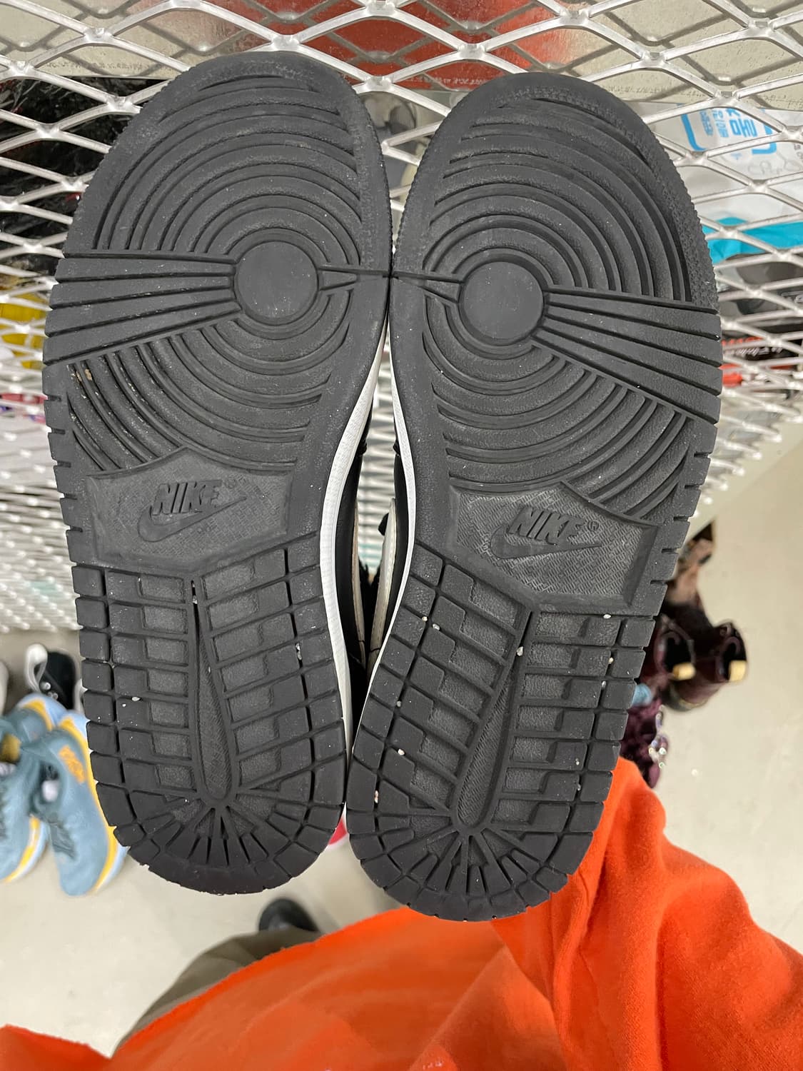 나이키 조던1 미드 블랙 화이트 245 상품이미지6