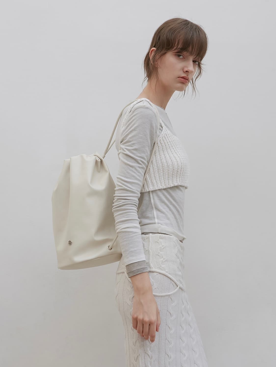 새상품) 로우타이드 가방 CYLINDER BAG 아이보리 상품이미지2