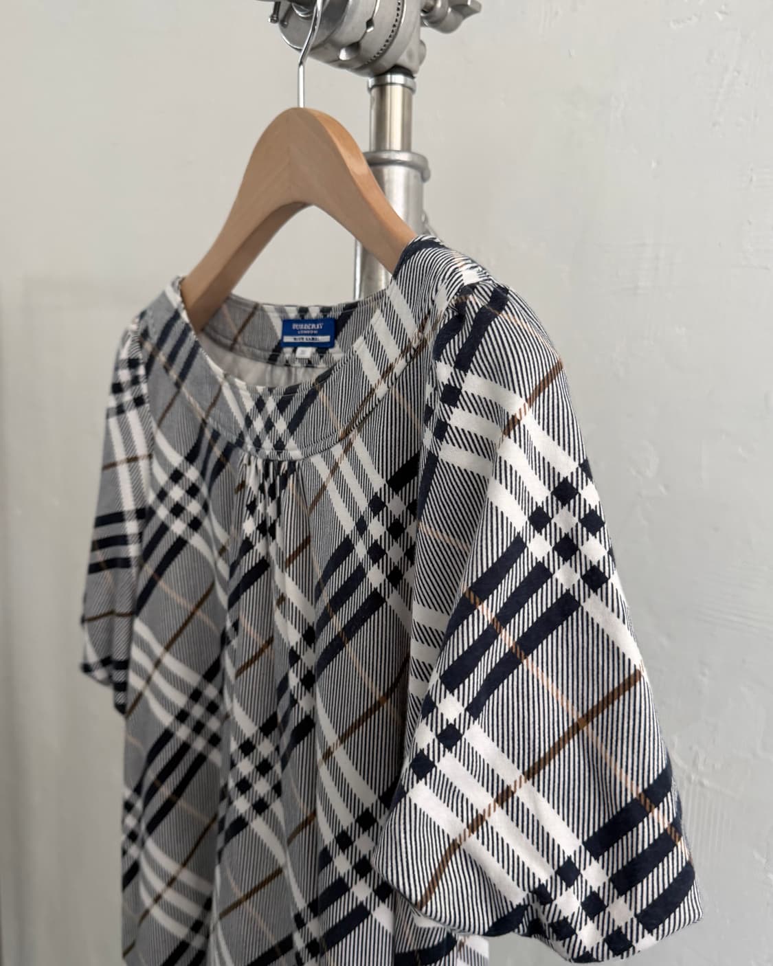 Burberry 버버리 블루라벨 블루 체크 반팔 퍼프 블라우스 상품이미지7