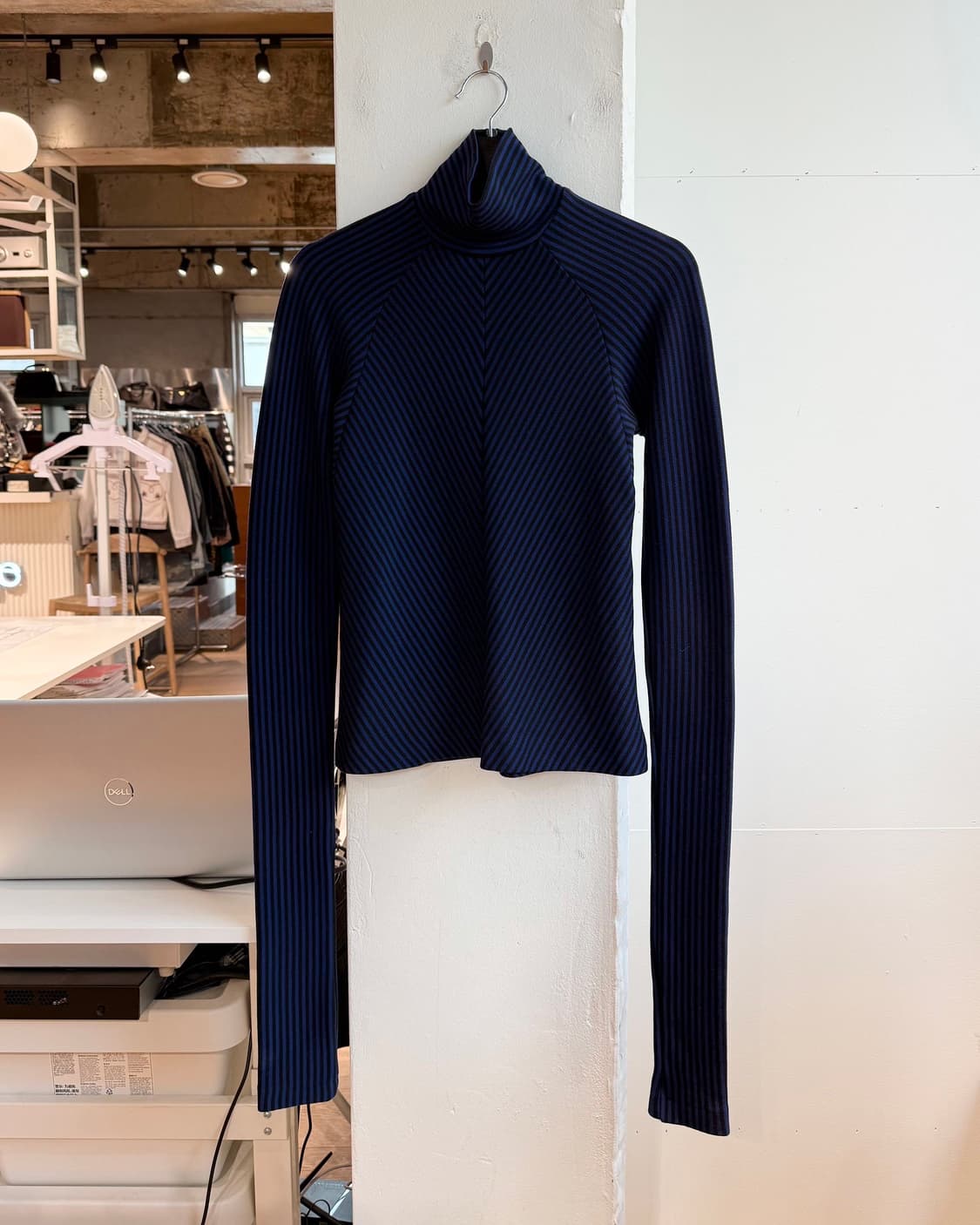 하이더 아커만 블루 스트라이프 터틀넥 롱슬리브  상품이미지2