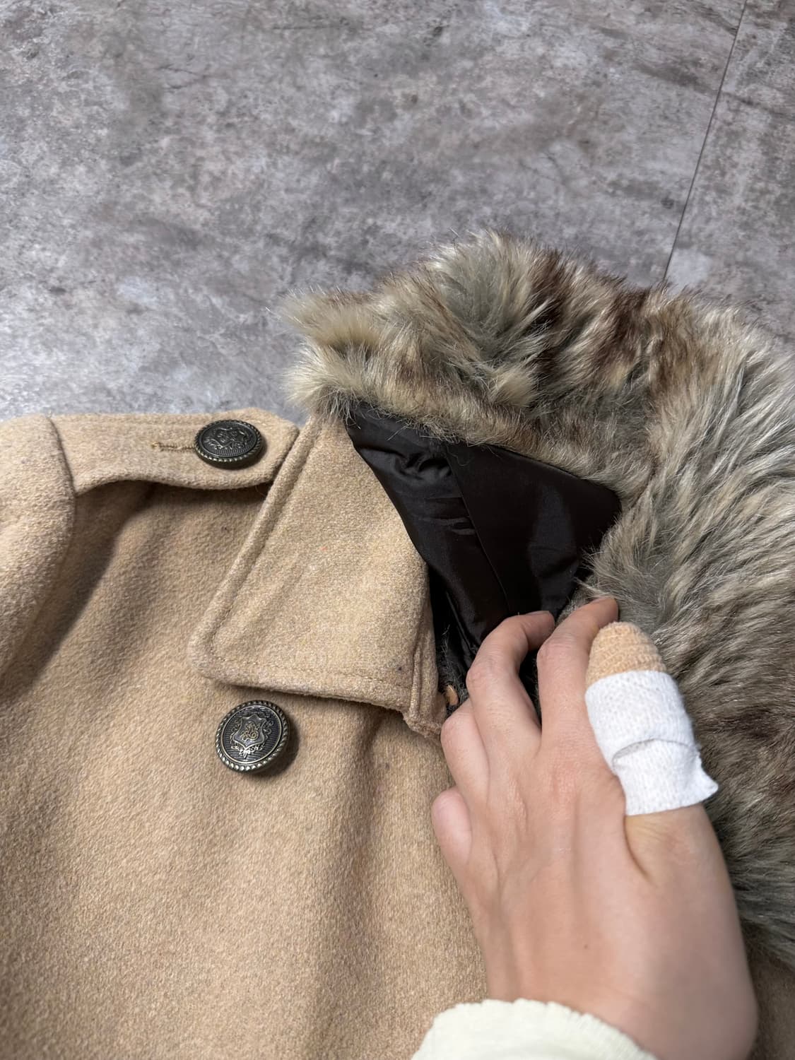 더블 버튼 퍼 카라 코트 상품이미지3