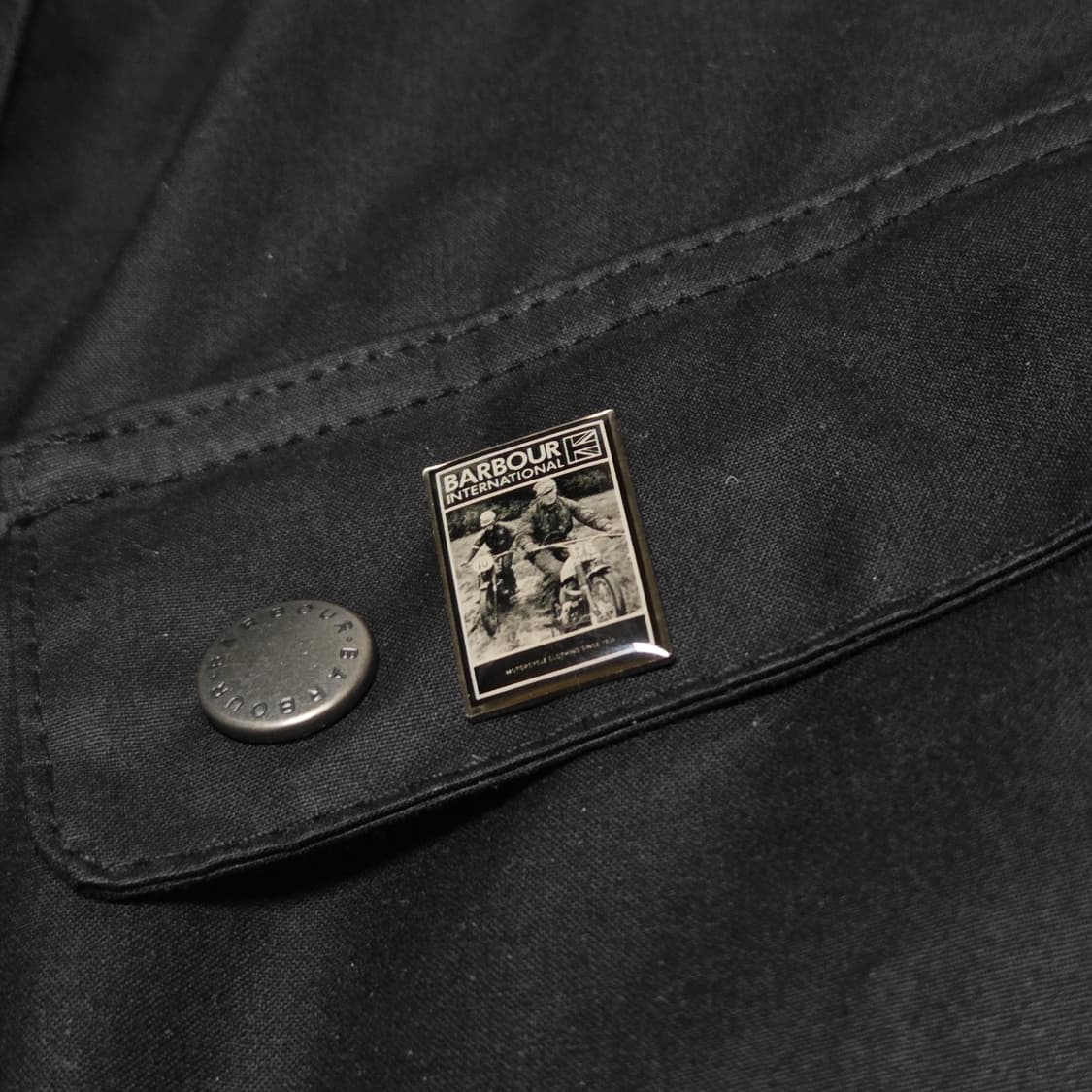 [L]바버 인터네셔널 듀크 왁스자켓+정품벳지 블랙 2회착 상품이미지3