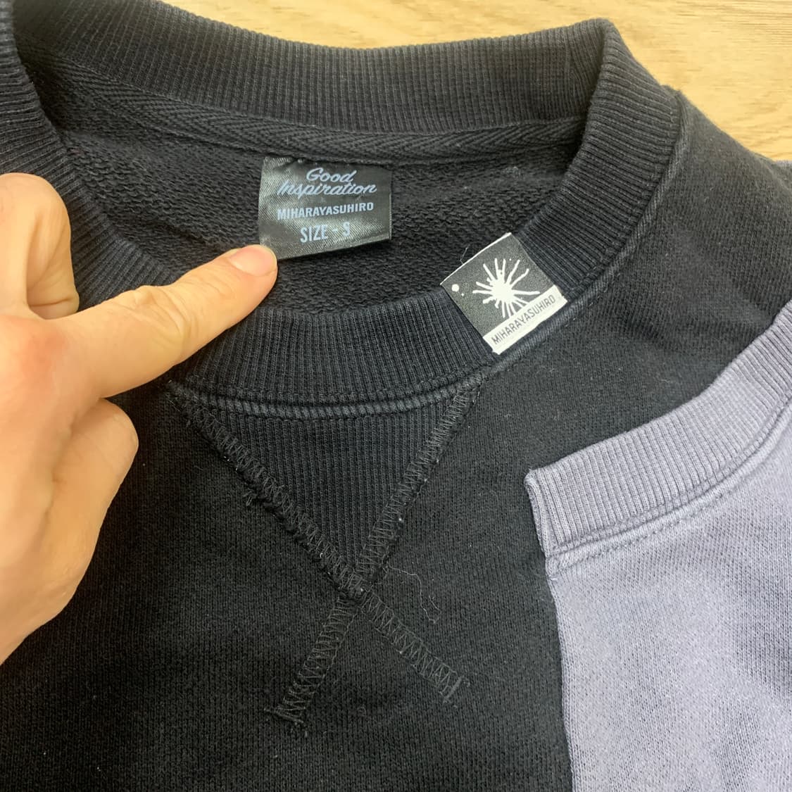 S-95) 미하라 야스히로 x gu 맨투맨 상품이미지4