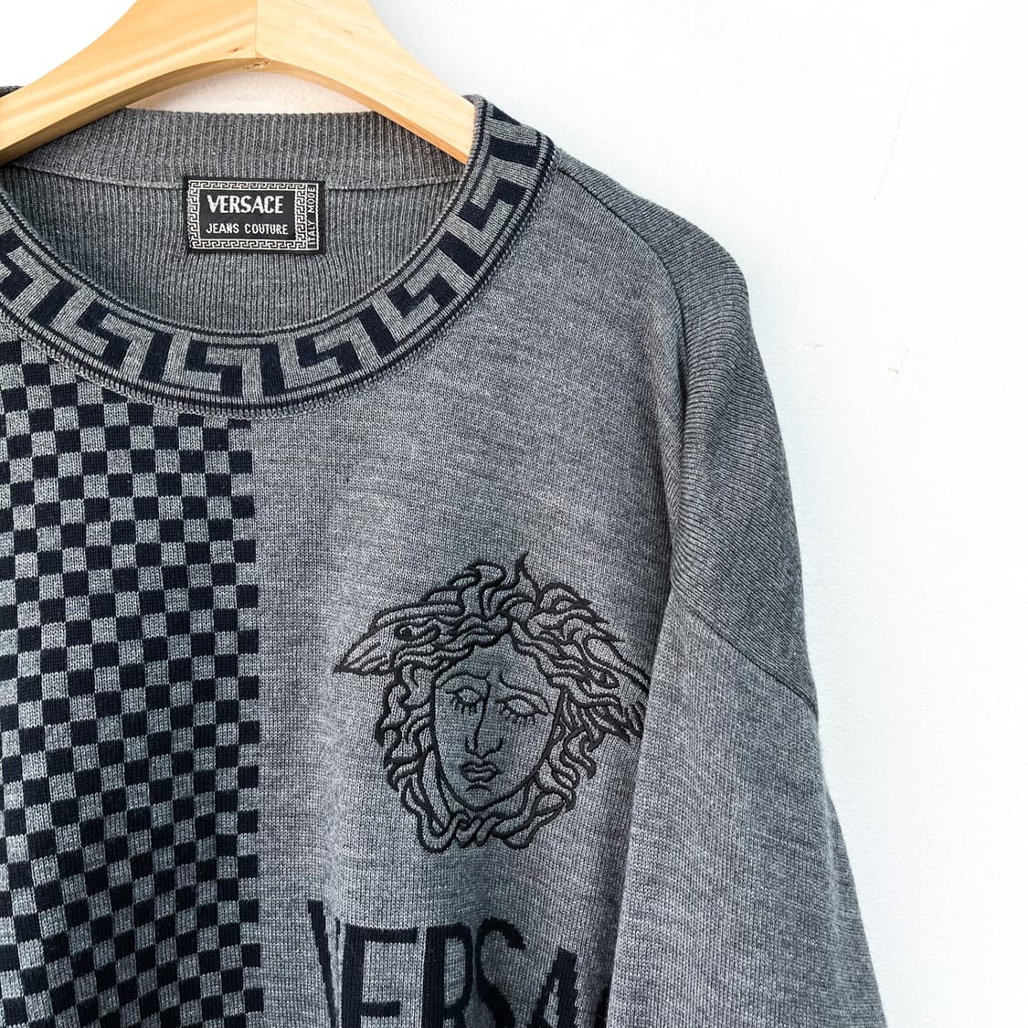 베르사체 진스 꾸띄르 90s 메두사로고 그레이코튼니트 상품이미지4