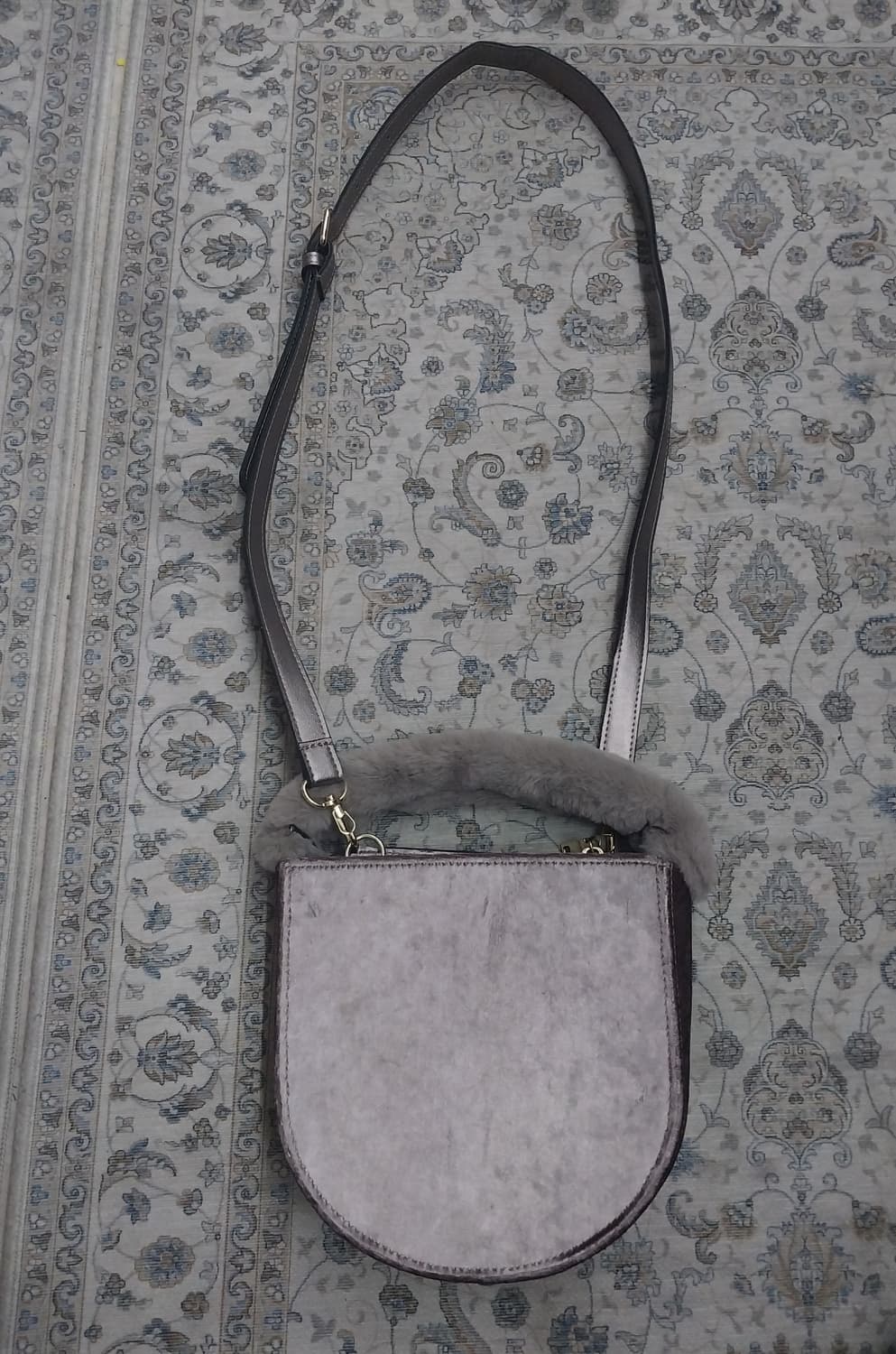 (새상품) 케네스레이디 퍼 벨루아 크로스백 상품이미지3