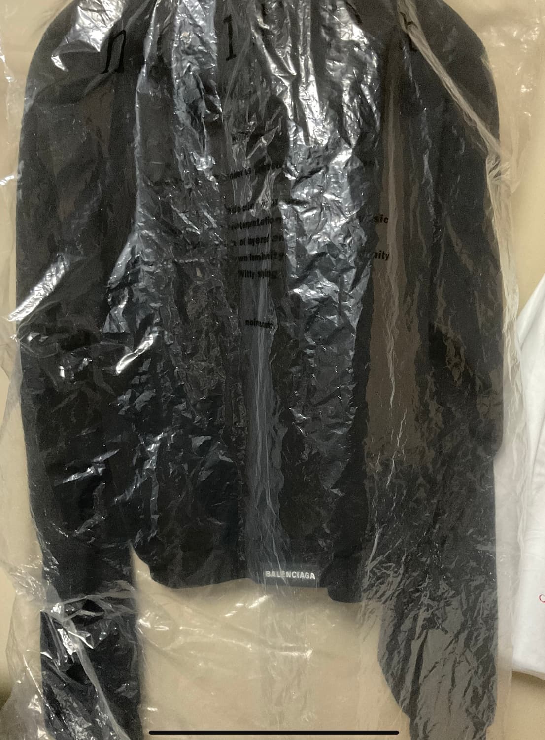 발렌시아가 탭 원 아웃 집업 후드 상품이미지3