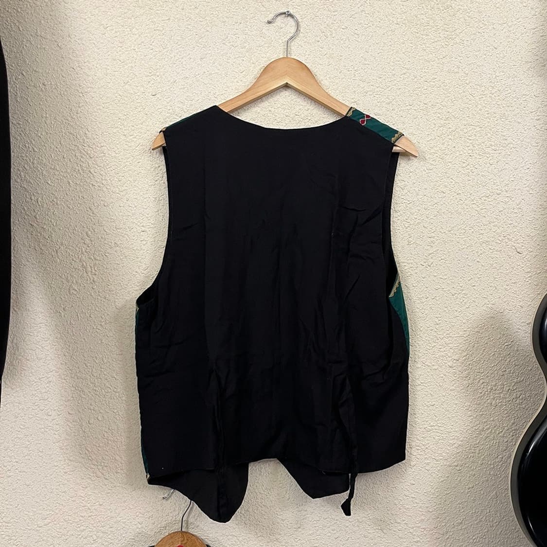 EMBROIDERED VEST 상품이미지2