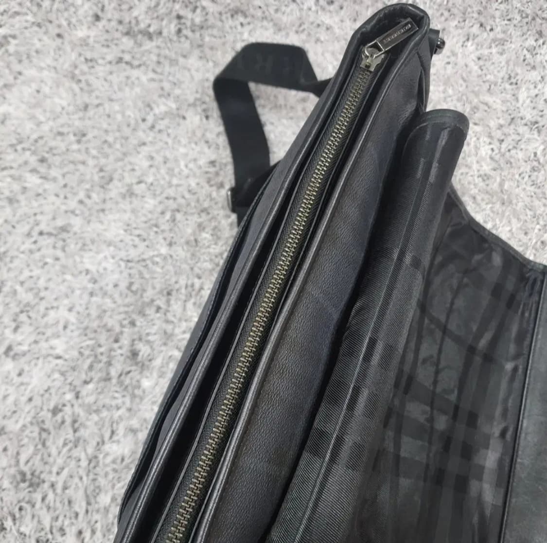 버버리 체크 PVC 크로스백 상품이미지8