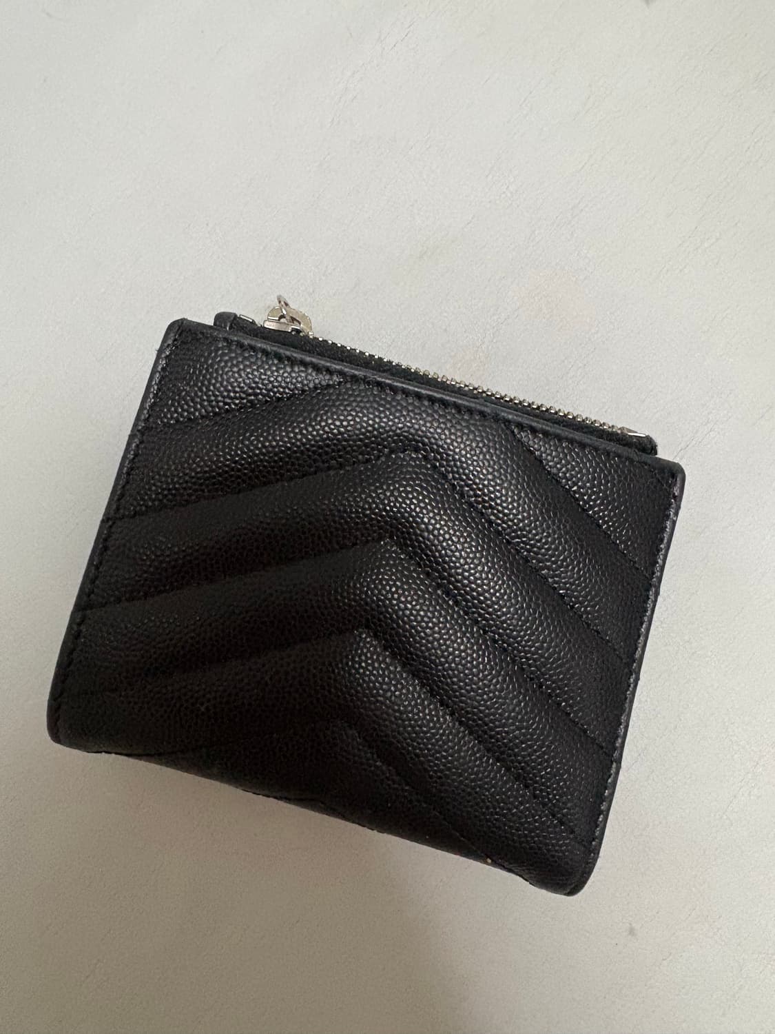 생로랑 지갑 상품이미지8