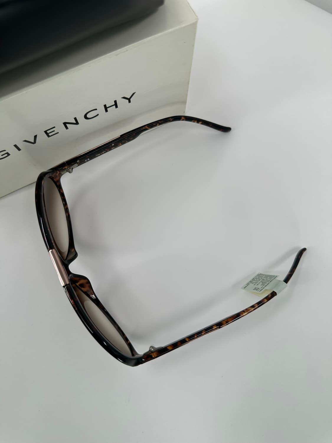 [새상품 무료배송] 정품 지방시 Made in Italy 선글라스 상품이미지6