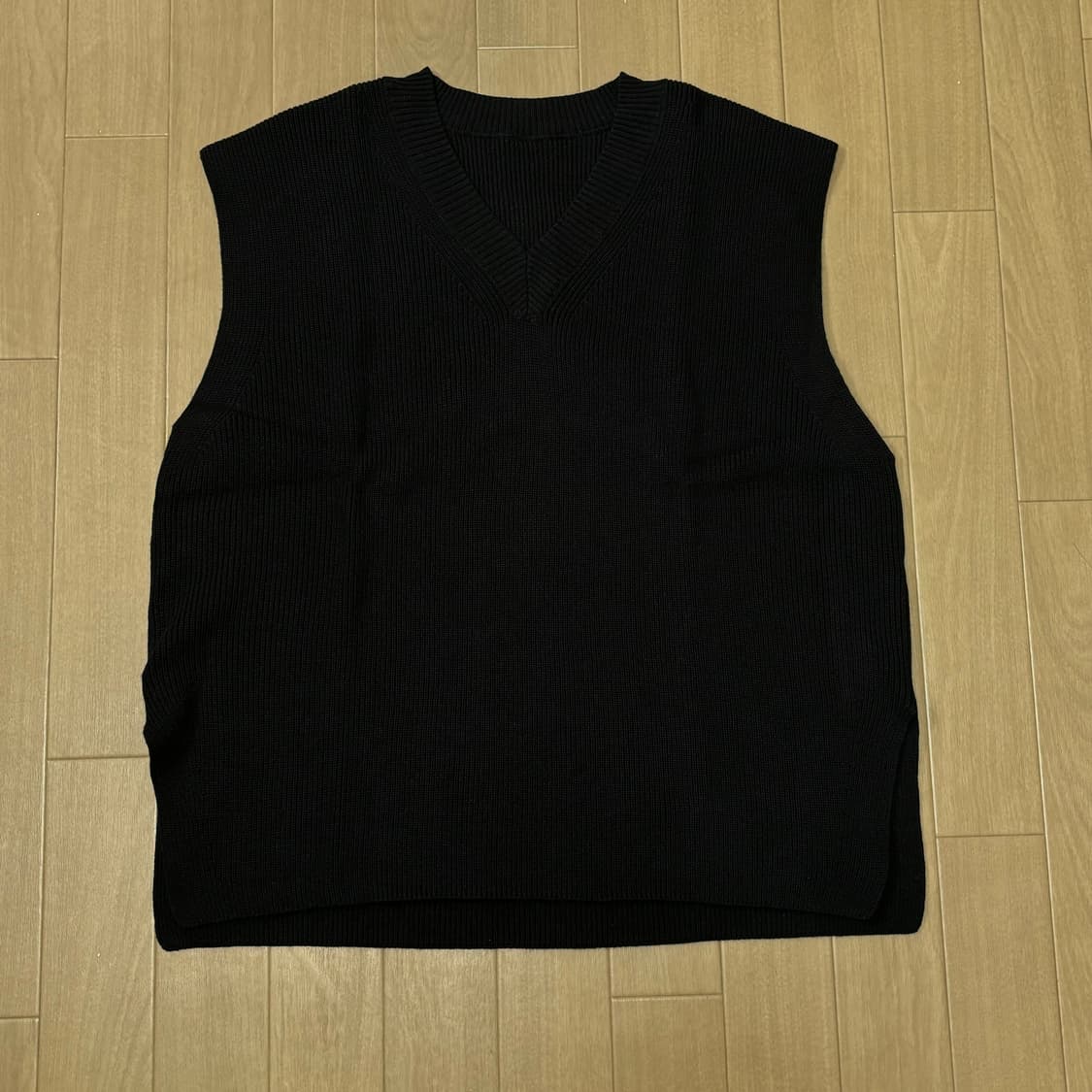 무인양품 형태가 유지되는 V넥 베스트 (새상품) 상품이미지1