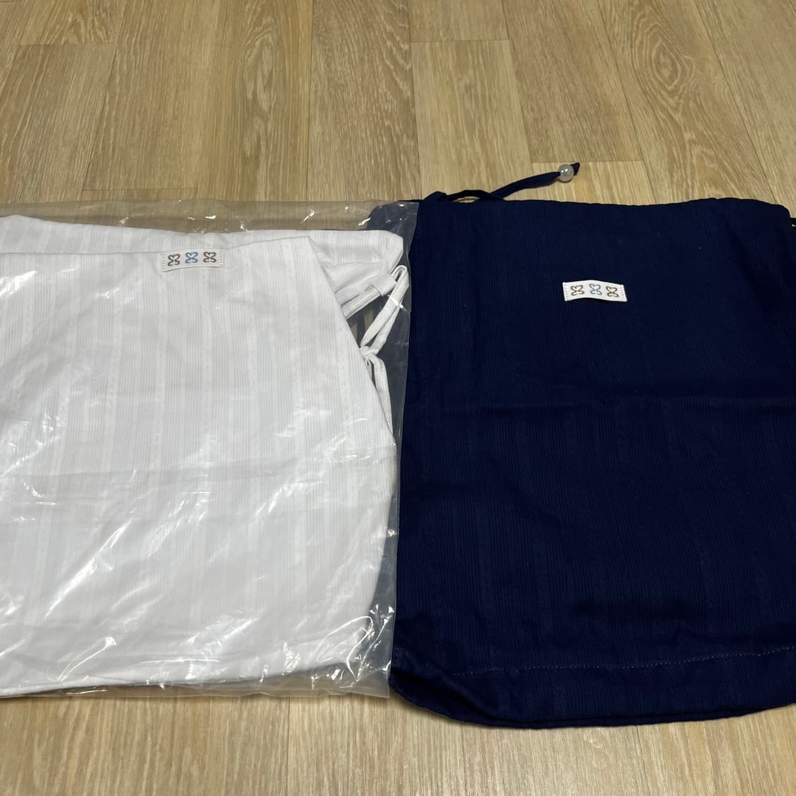 (OS) 새상품 코드그라피 우먼 레이스 드로우 스트링백 네이비 / 화이트 상품이미지1