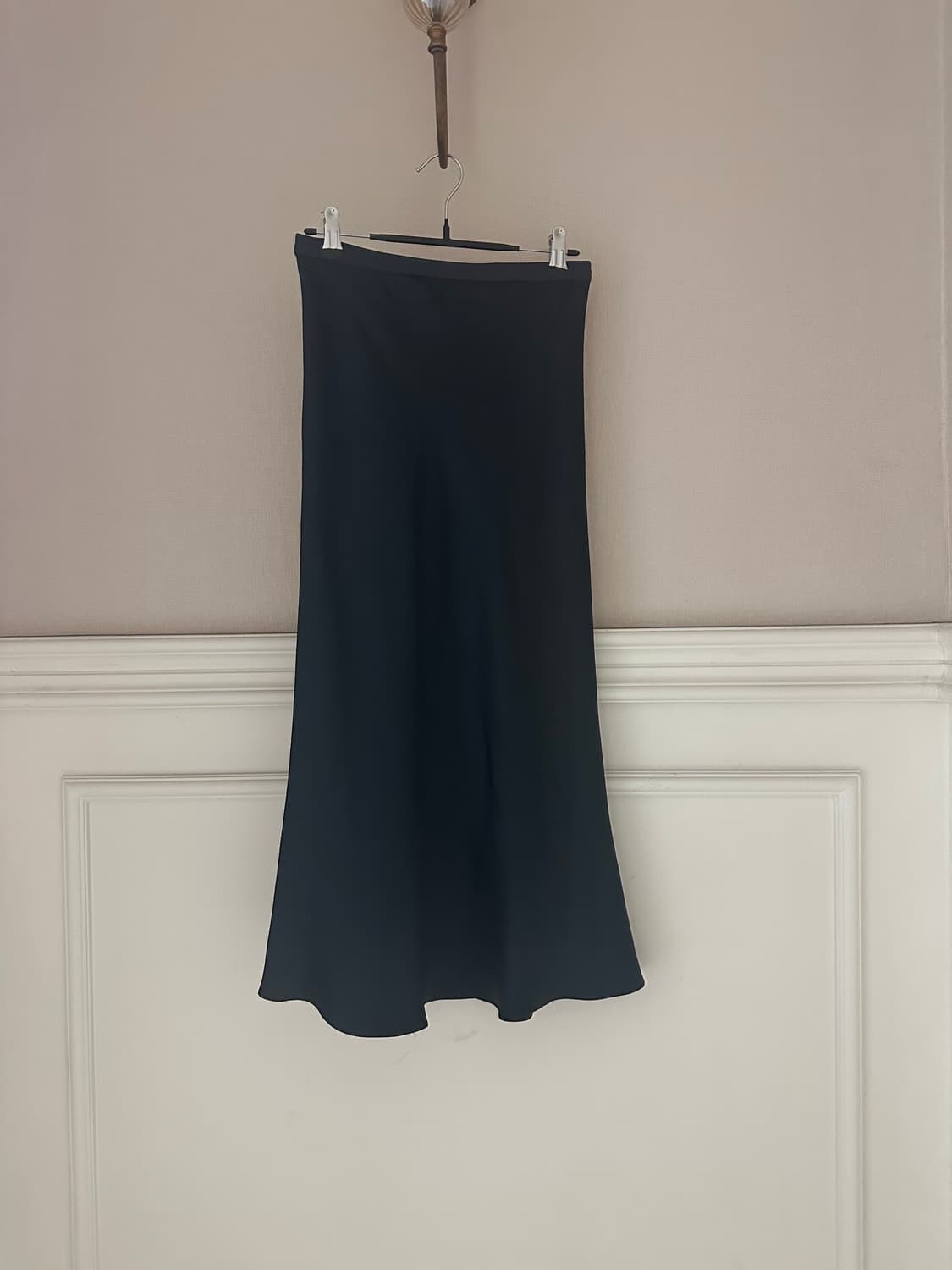 얼바닉30 새틴스커트 네이비 상품이미지5