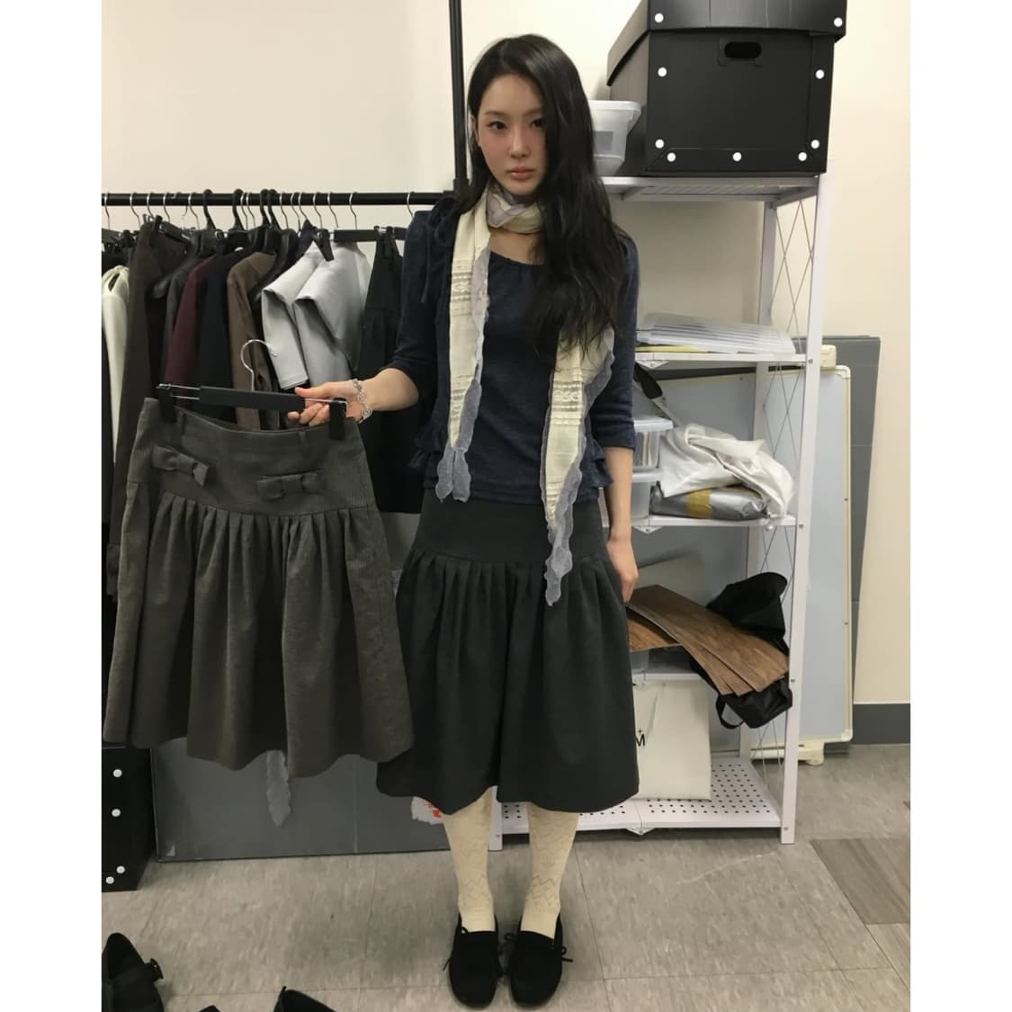 체메씨 셔링 미드 슬리브 프릴 탑 네이비 티셔츠 상품이미지3