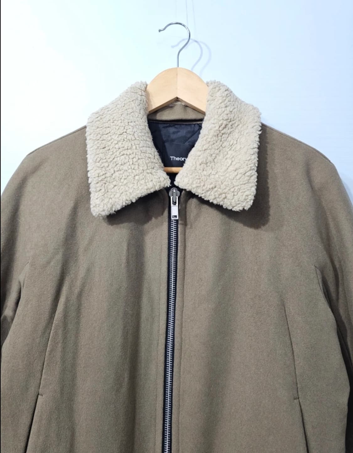 띠어리 남성 무스탕 점퍼 카키 95~100 상품이미지1