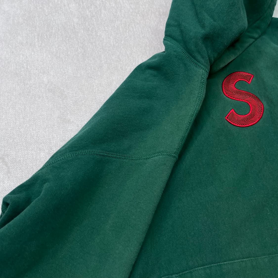 105 슈프림 20FW S로고 후드티 상품이미지5