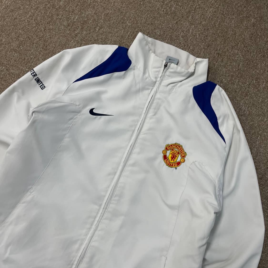  나이키 맨유 바람막이 상품이미지3