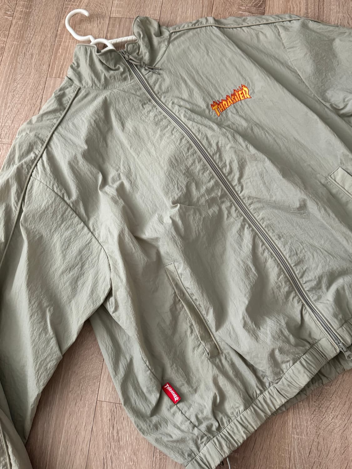 Thrasher 바람막이 )플레임 나일론 트랙 자켓 베이지) 상품이미지1