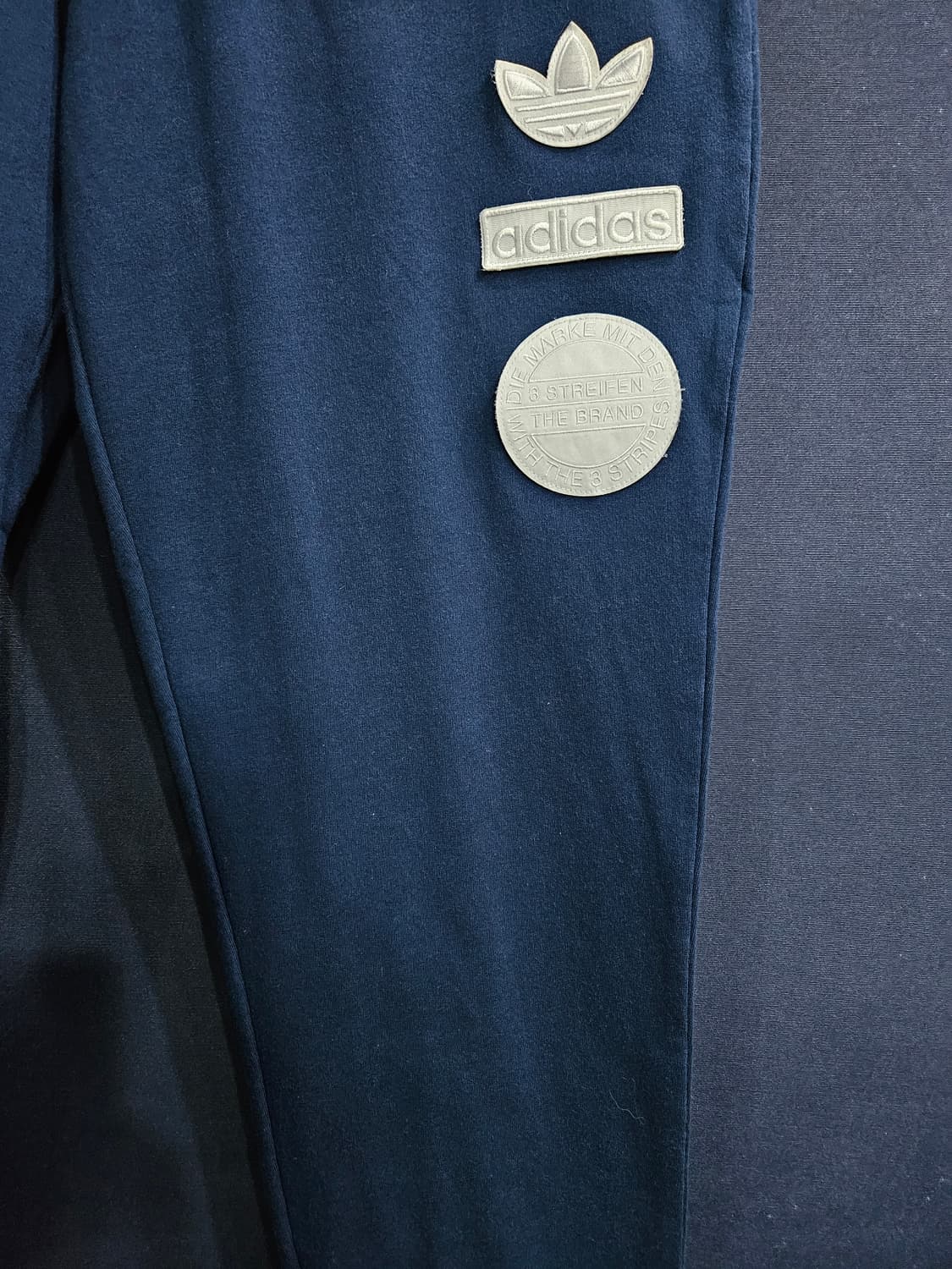 아디다스 와펜로고 네이비 남성 허리 30~32 조거팬츠  상품이미지5