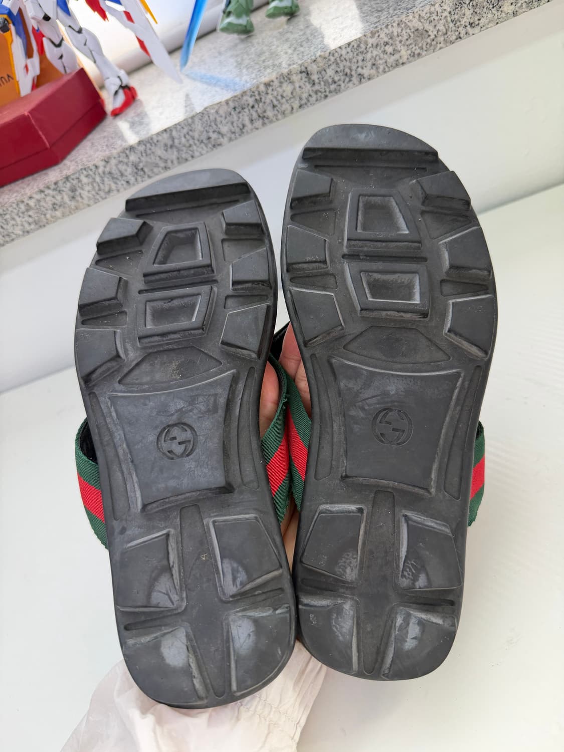 정품) 구찌 남성 삼선 블랙 레더 쪼리 7.5(265) 상품이미지10