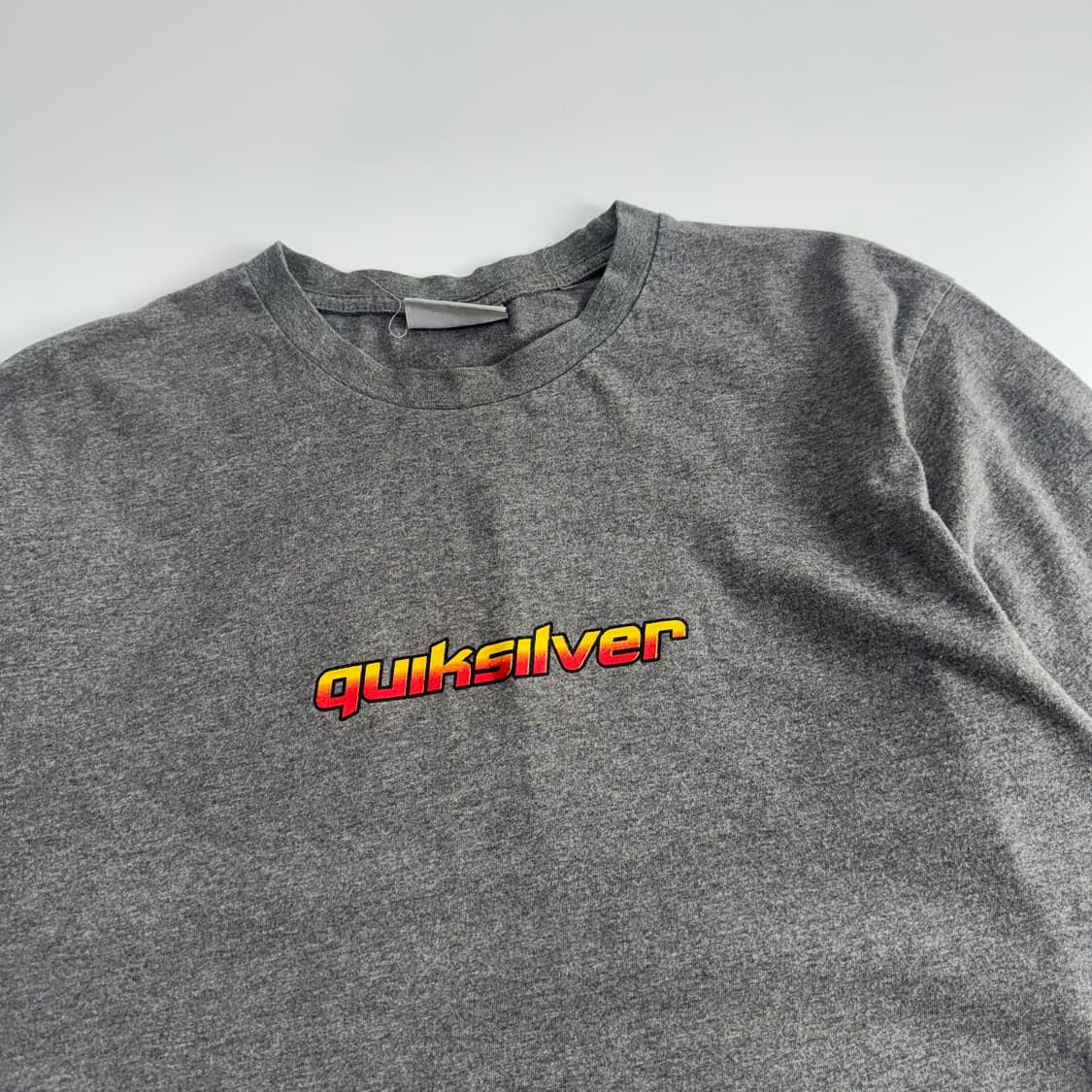 Quiksilver 퀵실버 백 포인트 그레이 반팔  상품이미지4