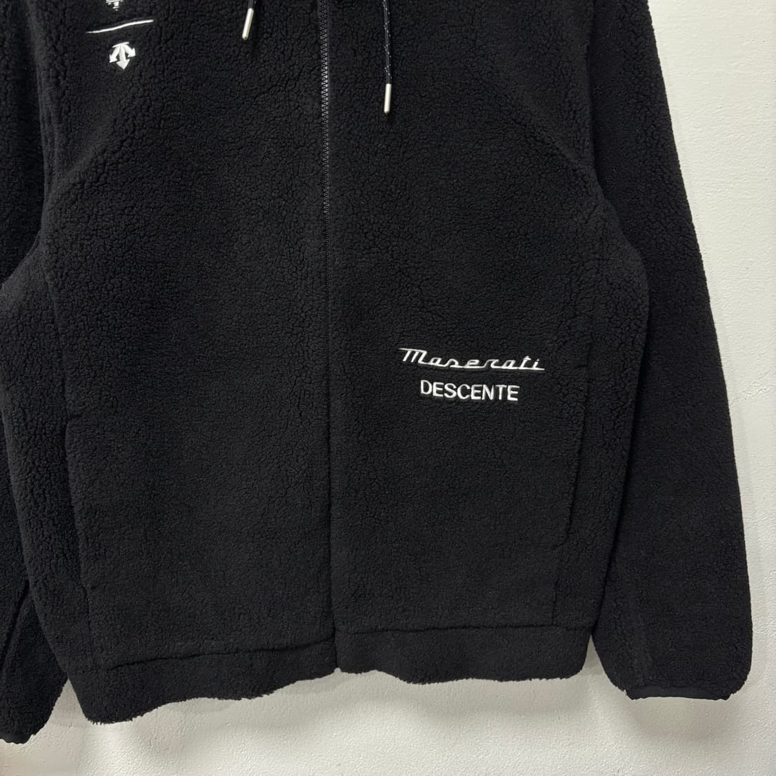 데상트x마세라티 셰르파 플리스 자켓 상품이미지4