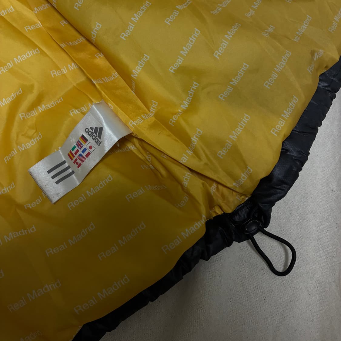 아디다스 레알마드리드 패딩 블랙 상품이미지6