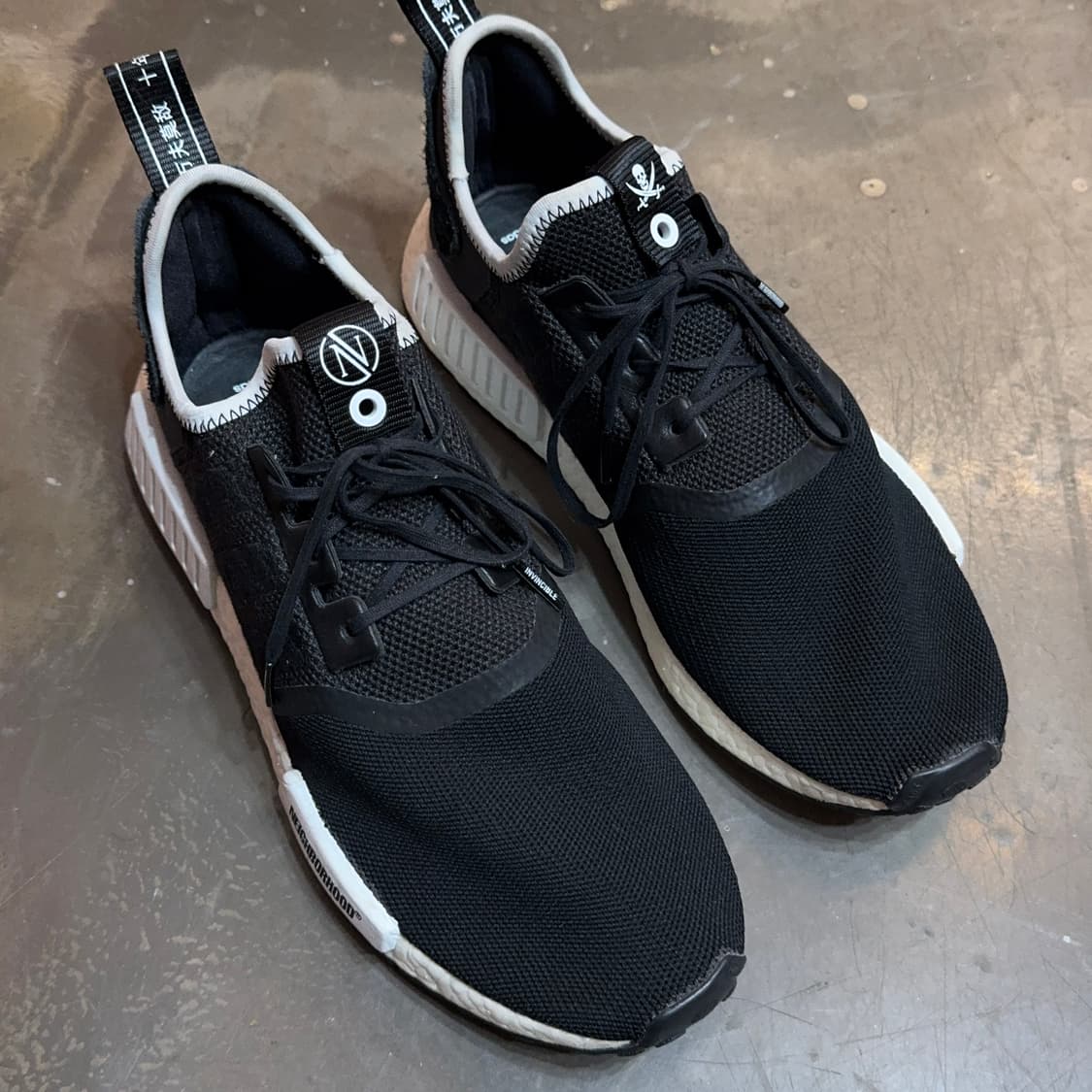 네이버후드 X 아디다스 NMD R1 스니커즈 상품이미지1