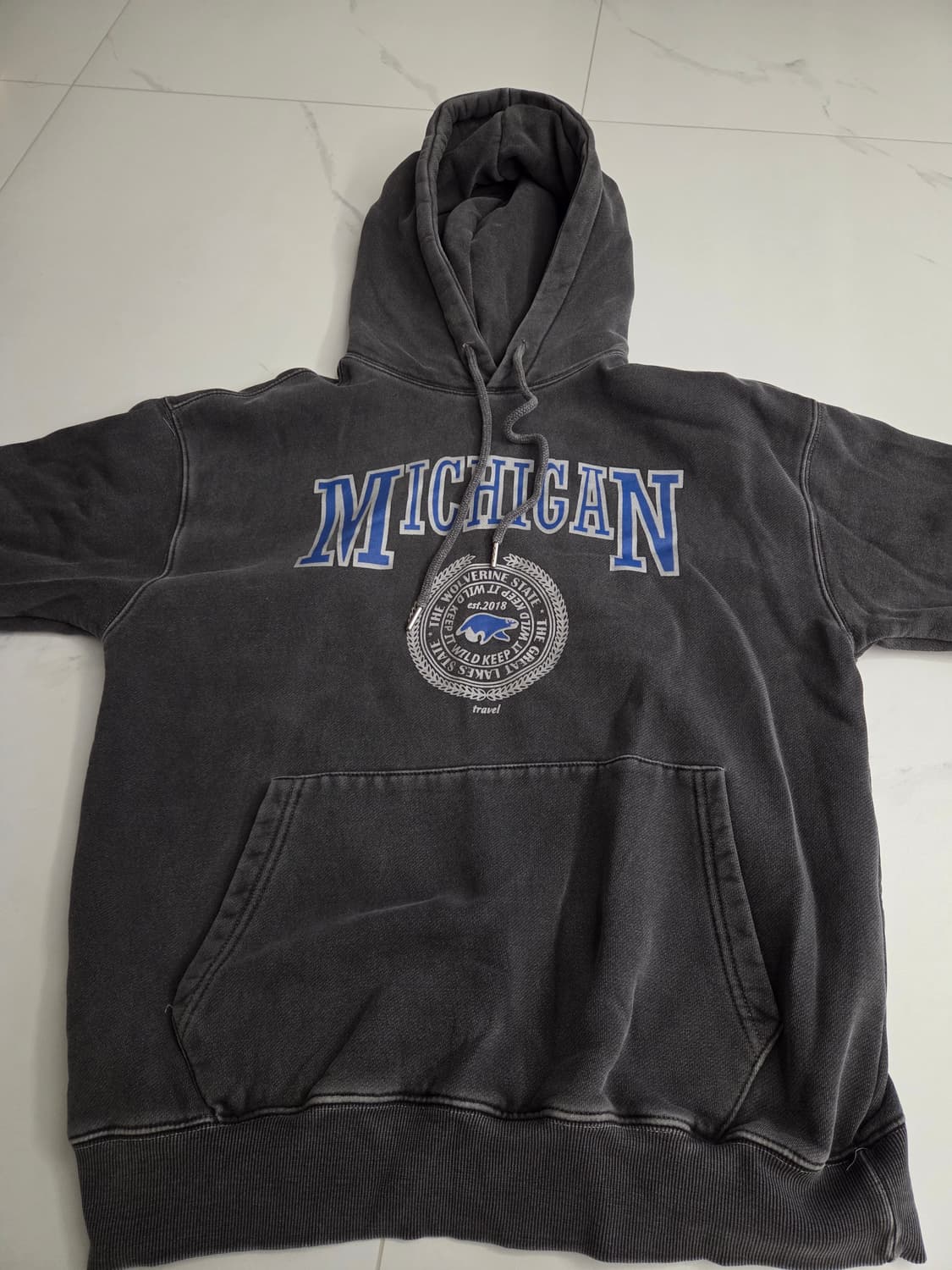 트래블 미시간 울버린 피그먼트 후드티 블랙 차콜 상품이미지1