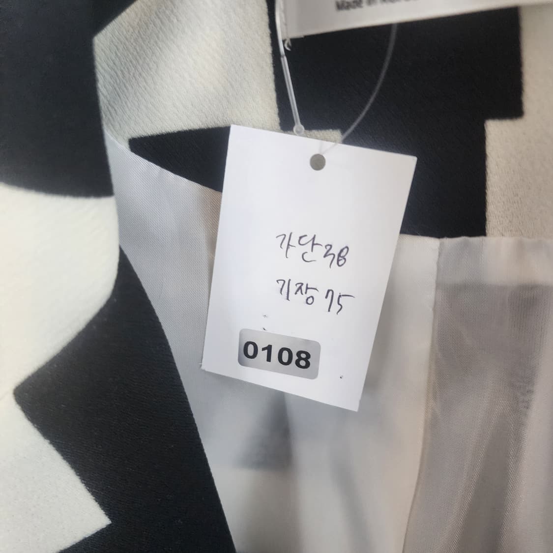 WAWOO GIRL 블랙 화이트 패턴 블레이저 상품이미지8