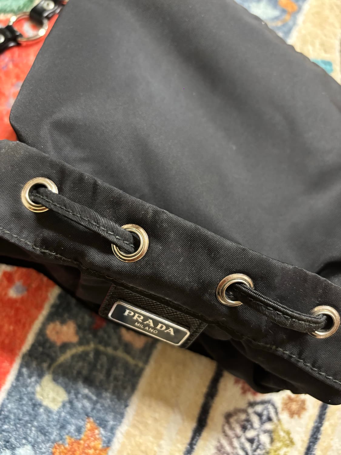 프라다 복조리 버킷 크로스백 상품이미지5