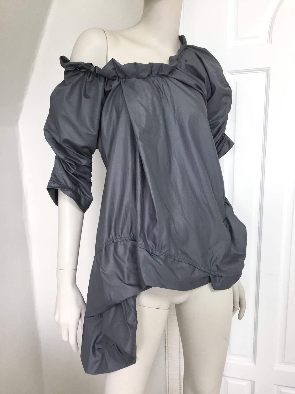 Asymmetric gray Volume Shirring  Top  상품이미지5