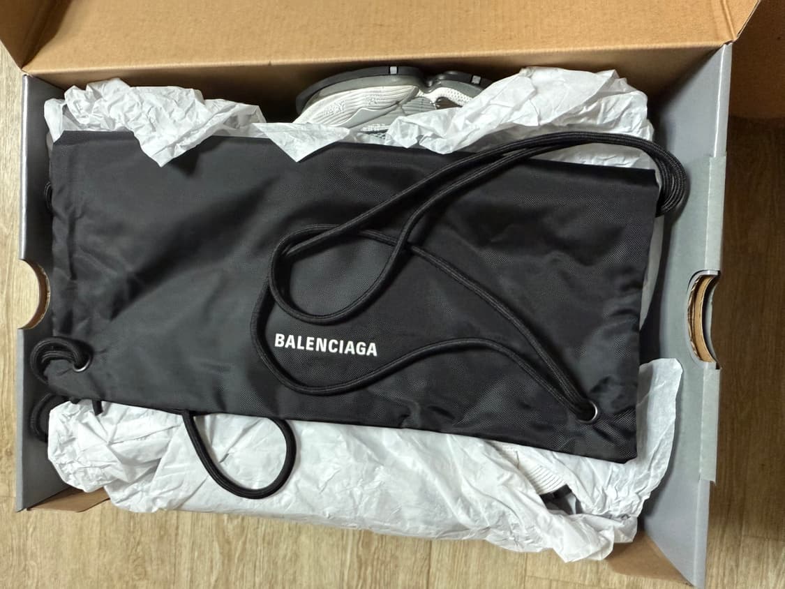 발렌시아가 스테이플러 실버 그레이 44사이즈 상품이미지3