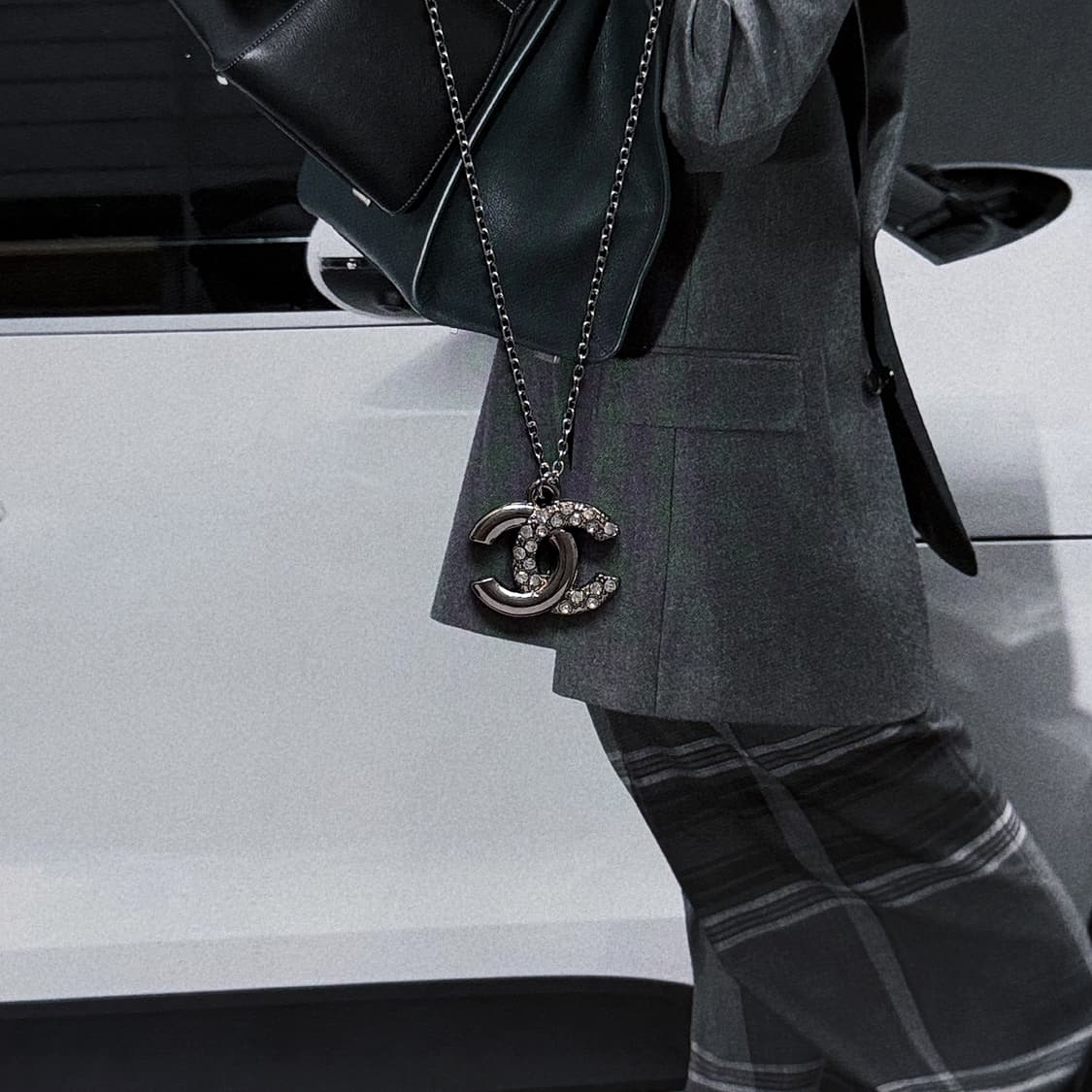 샤넬 CC로고 디바이드 라인스톤 목걸이 상품이미지1