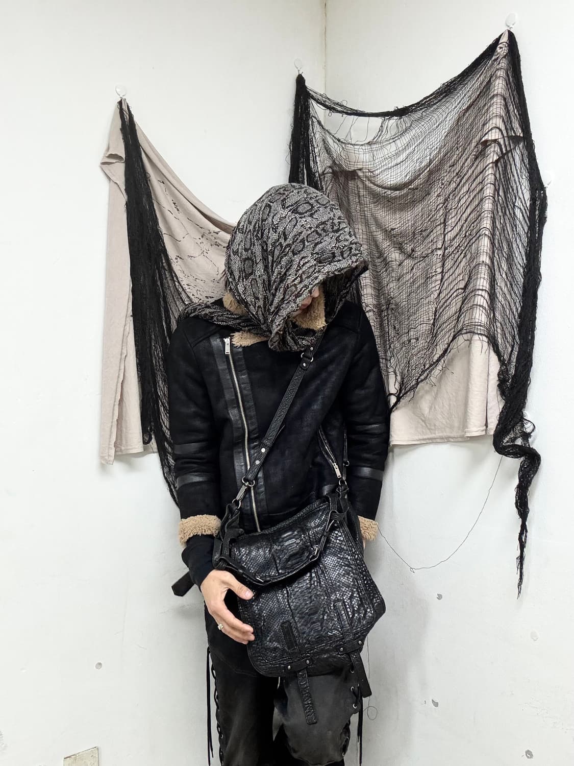 Black Washed Fur Trimming Buckle Mustang 상품이미지4