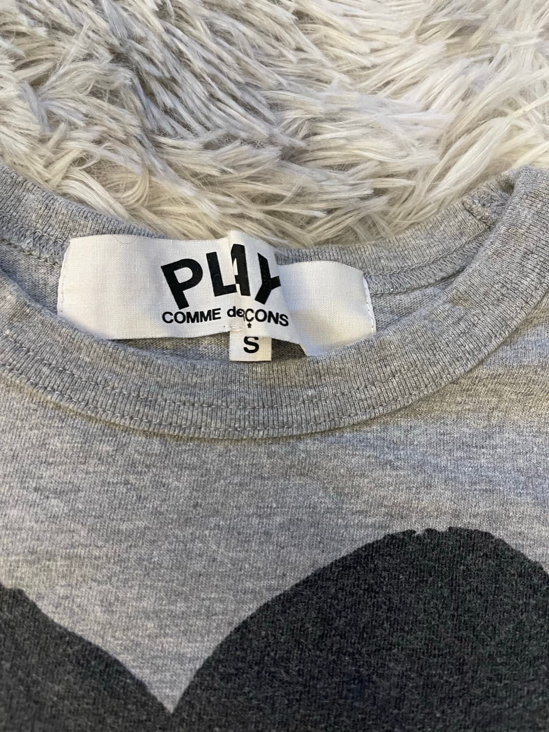 꼼데가르송 그레이 하트 반팔 티셔츠 상품이미지2