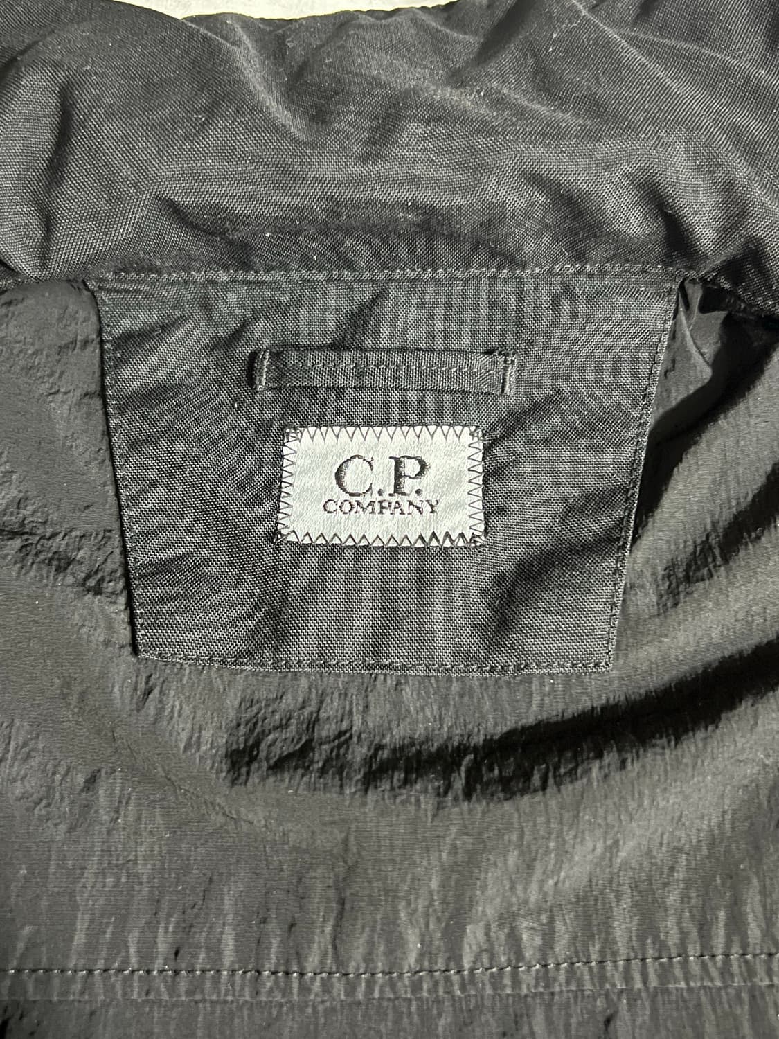 Cp company 크롬-R 블랙 자켓 상품이미지5