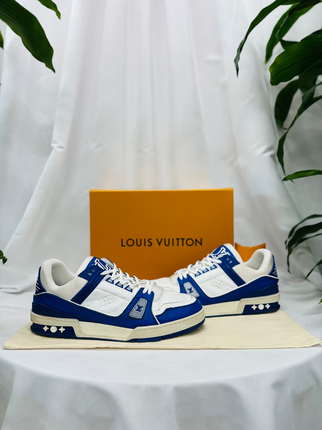 [정품] 루이비통 LV 트레이너 스니커즈 사이즈9.5 상품이미지1