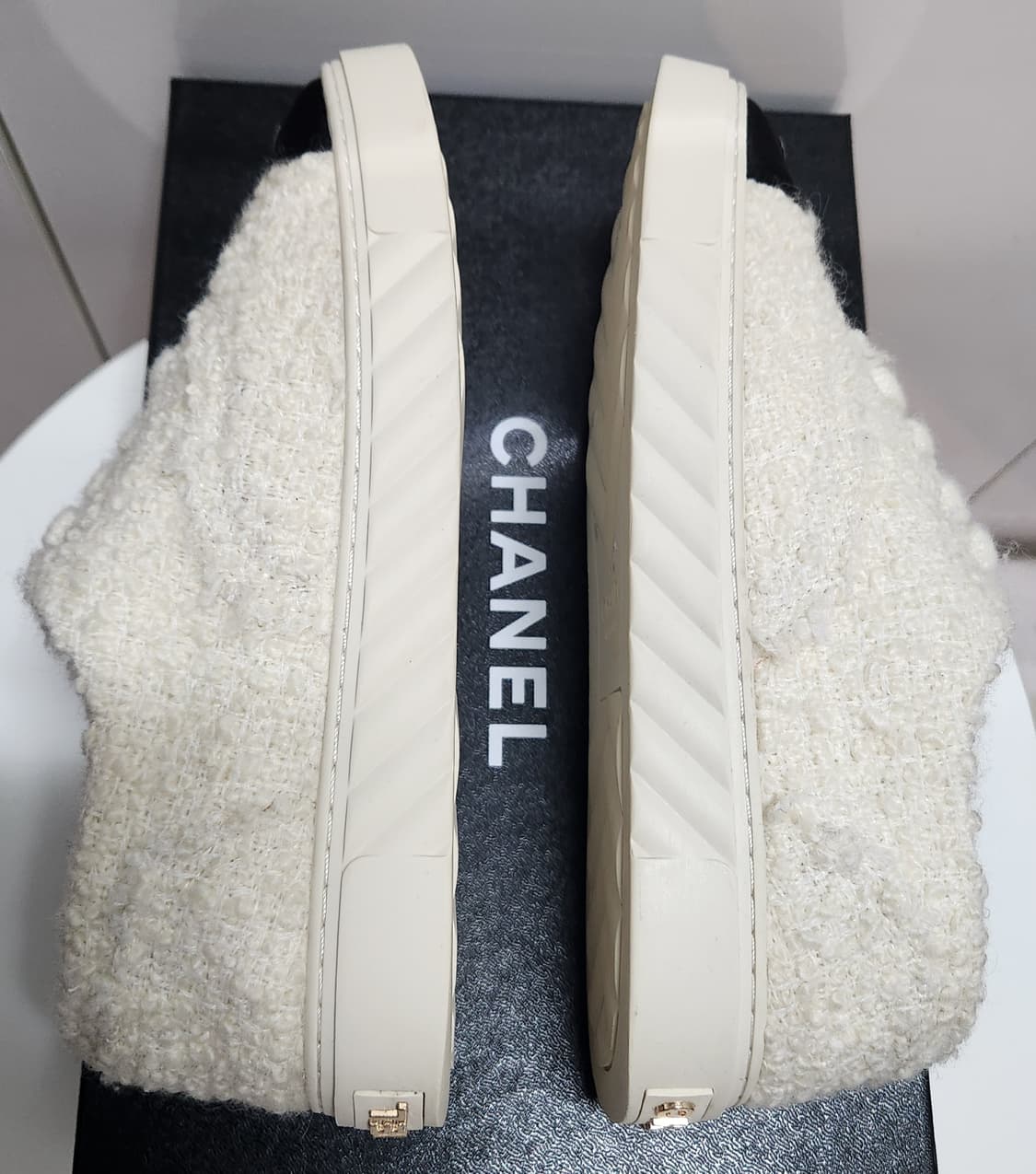 [정품] 샤넬 스니커즈 운동화 CC로고 코튼 트위드 아이보리/블랙 37C 상품이미지6