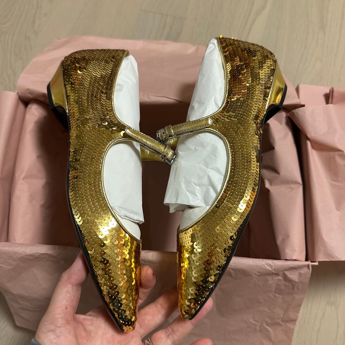 미우미우 골드 시퀸 메리제인 플랫 36.5사이즈 / 새상품  상품이미지4