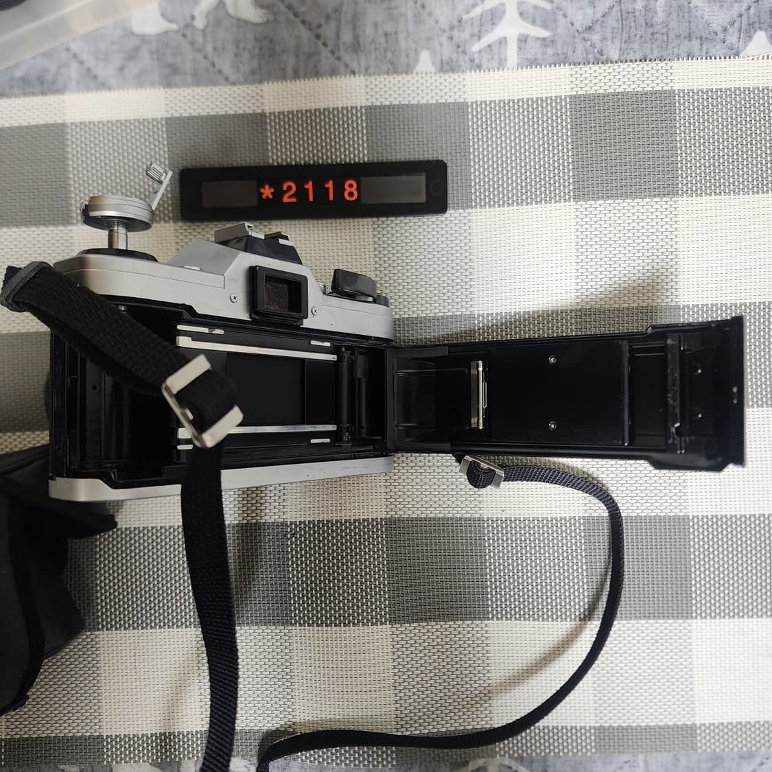 캐논 AE-1 필름카메라 실버바디 1.4 단렌즈 케이스포함 상품이미지6