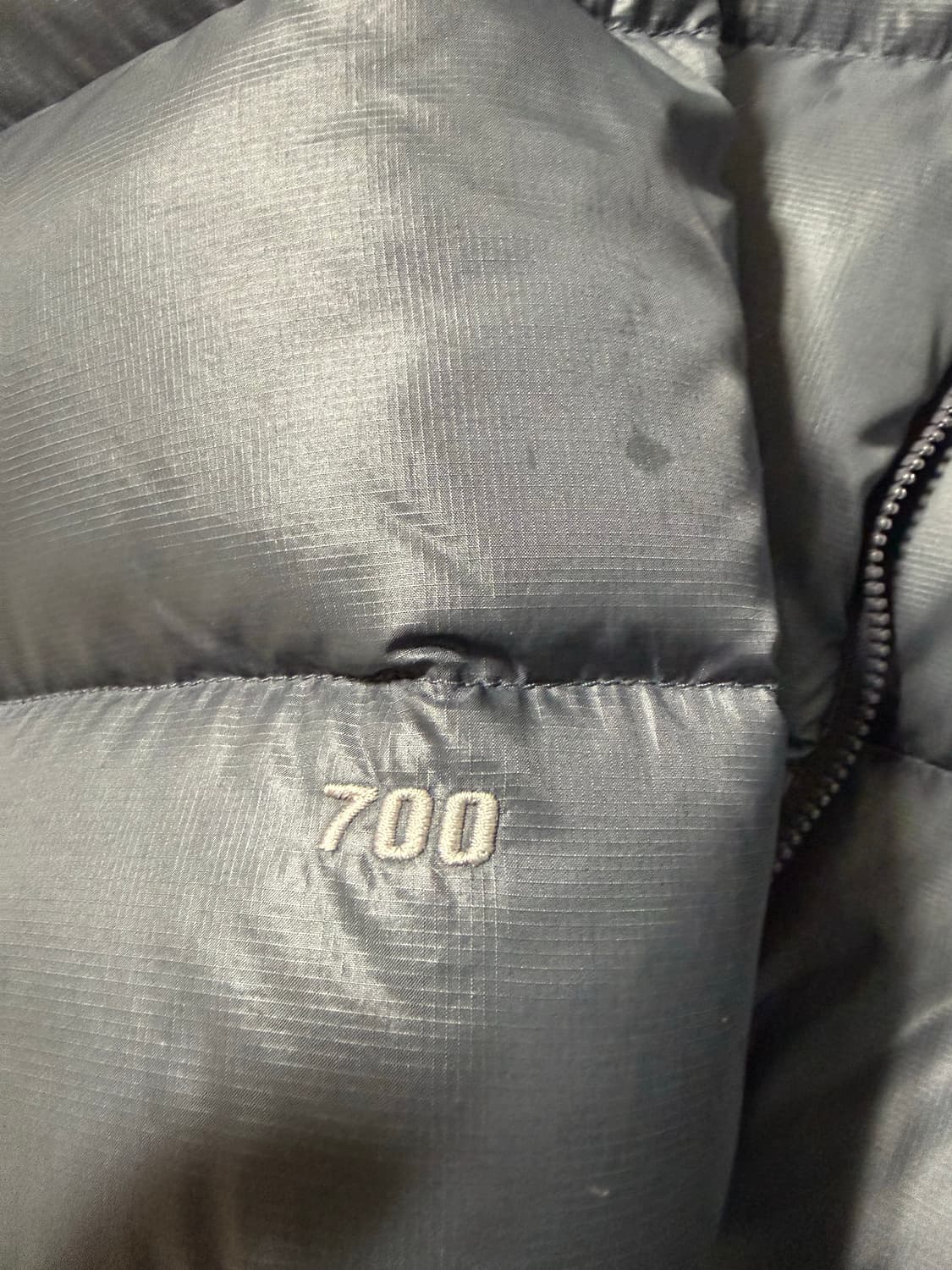 노스페이스 눕시 700 그레이 기리보이 착용 상품이미지3