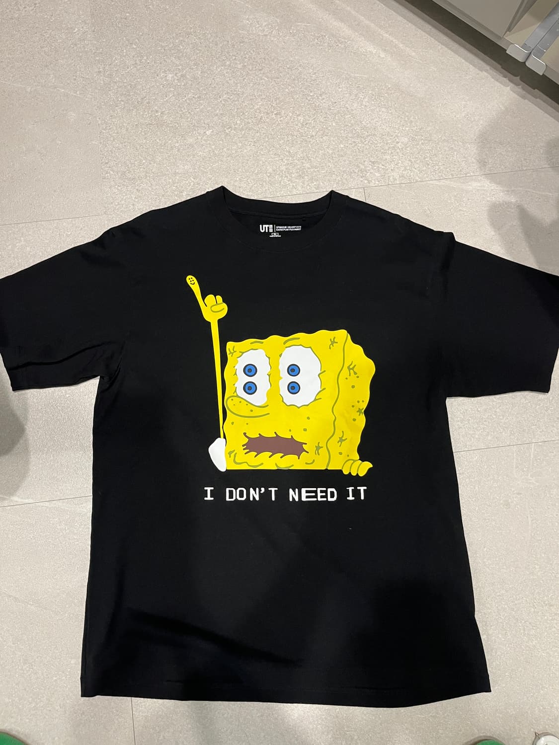 유니클로 스폰지밥 티셔츠 블랙 xl 상품이미지1