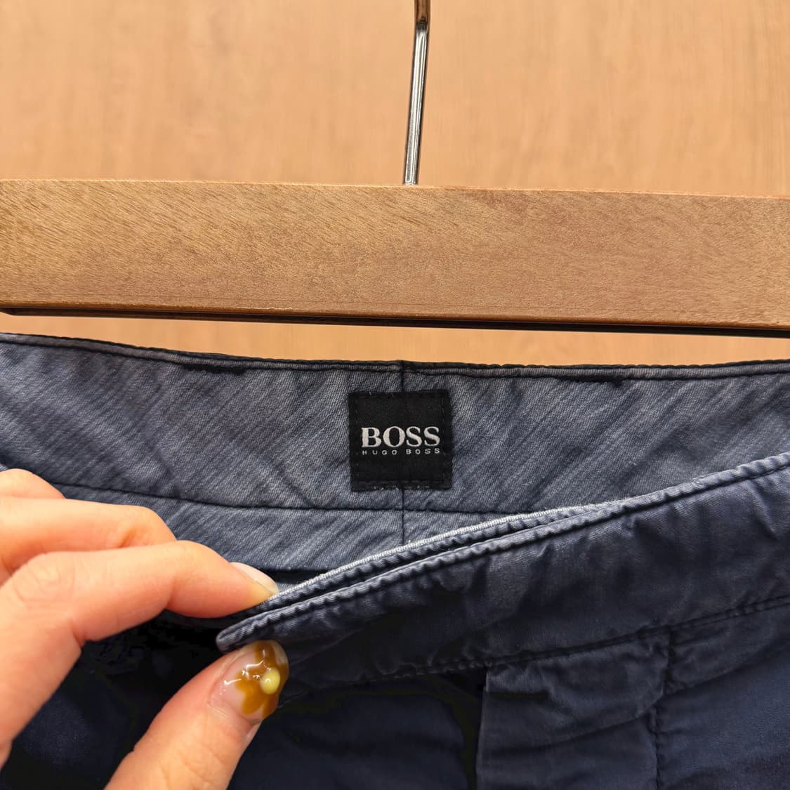 휴고 보스 코튼 트윌 팬츠 백 로고 탭 디테일 스트레이트핏 블루 상품이미지7