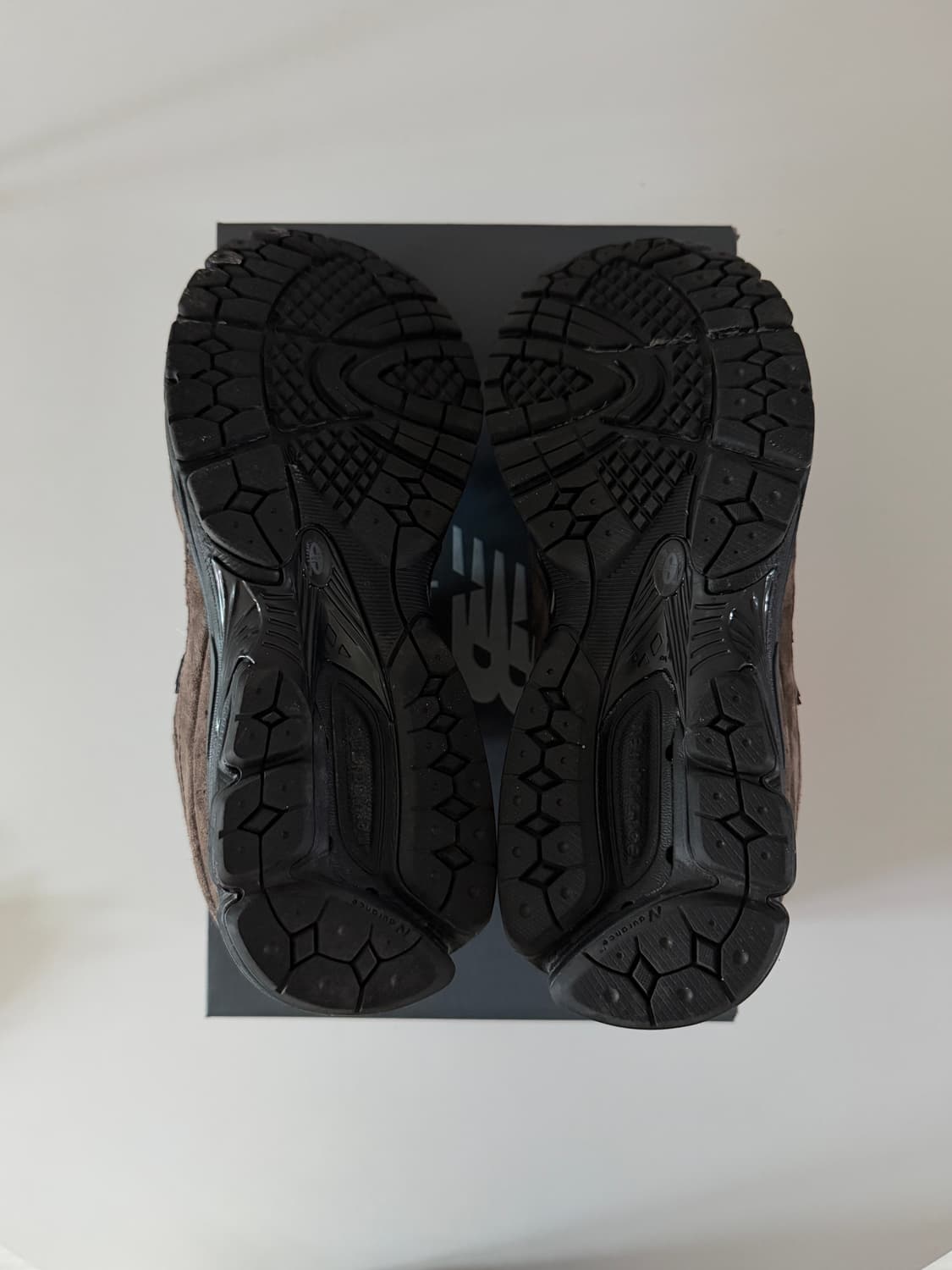 (새상품급) 뉴발란스 2002R 상품이미지3