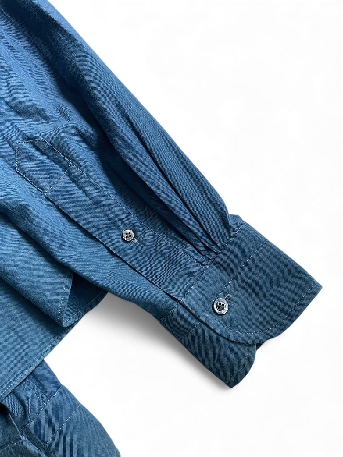 바구타 인디고 색상 셔츠 40사이즈 팝니다. 상품이미지5