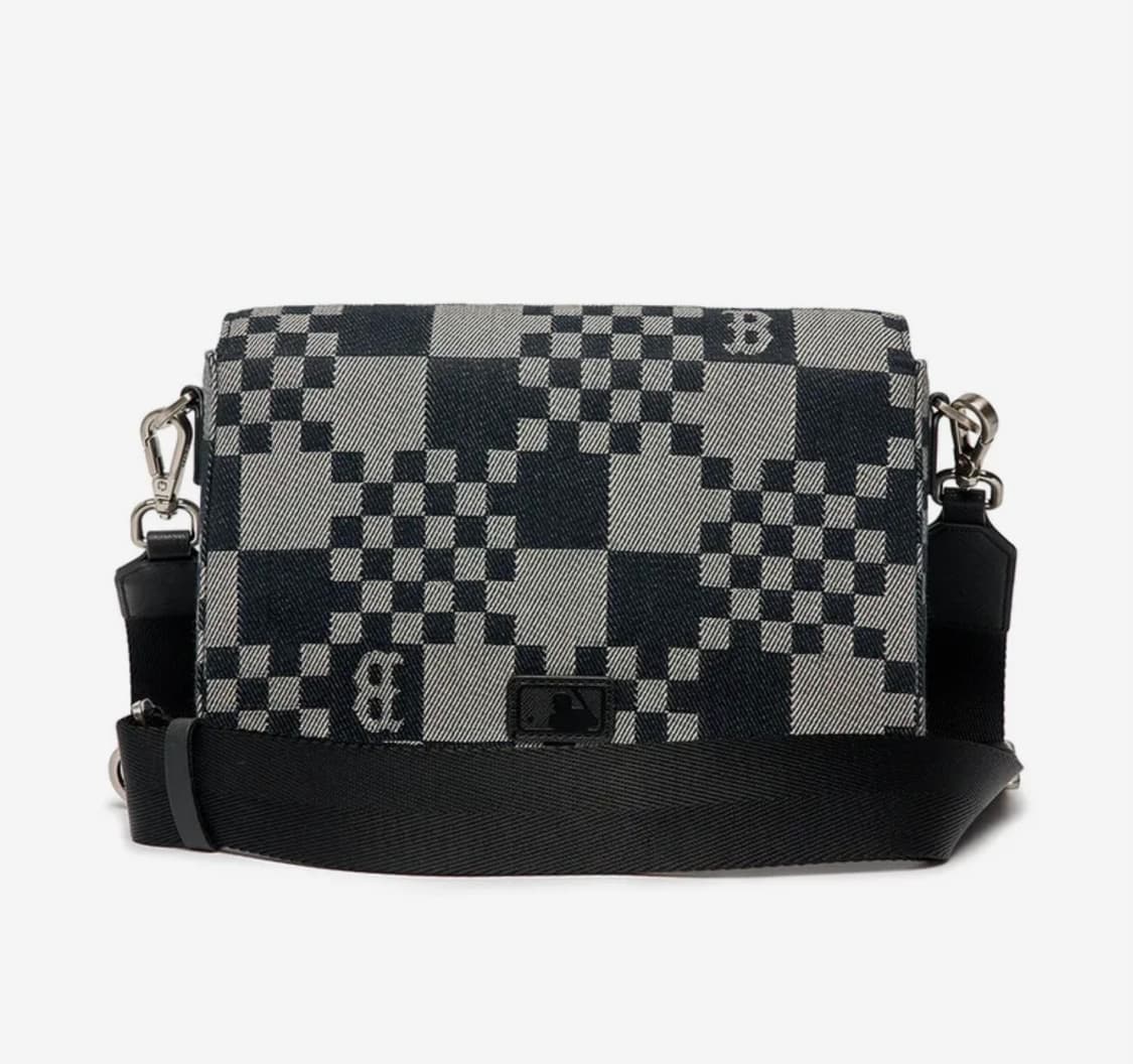 MLB 체커보드 자카드 크로스백 (1~2회착용) 상품이미지2