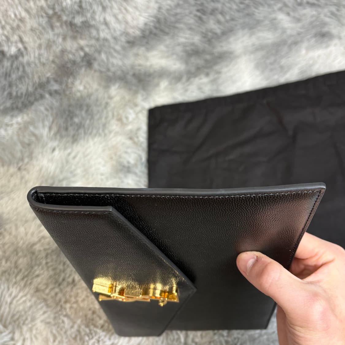 입생로랑 업타운 클러치 금장 새상품급 상품이미지4